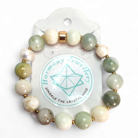 10 mm White Jade bracelet with gold-plated charms - Picture 2 of 2